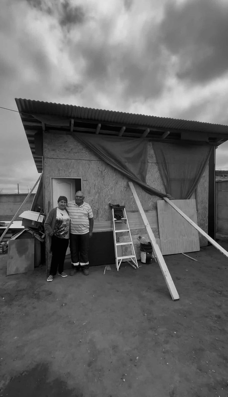 Luz Herrera en Punta de Parra, Tomé. Familia damnificada del incendio.